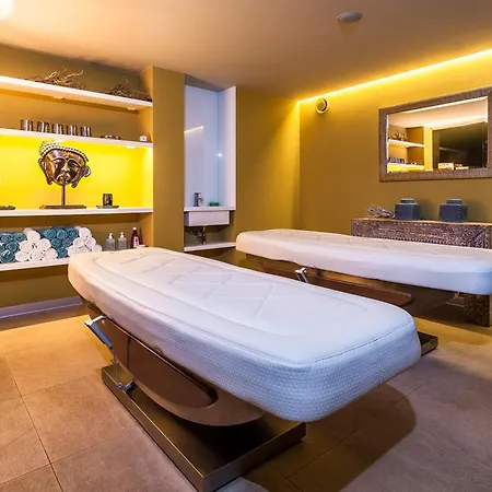 Resident And Wellness Апартаменты